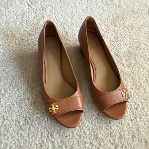 Tory Burch Wedge Open toe leather wedge pumps Brown size 7 1/2 M